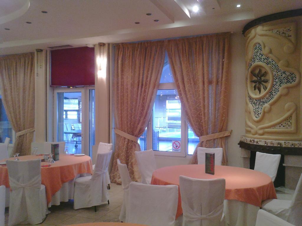 Hotel Nouvelle à Oraiokastro Extérieur photo